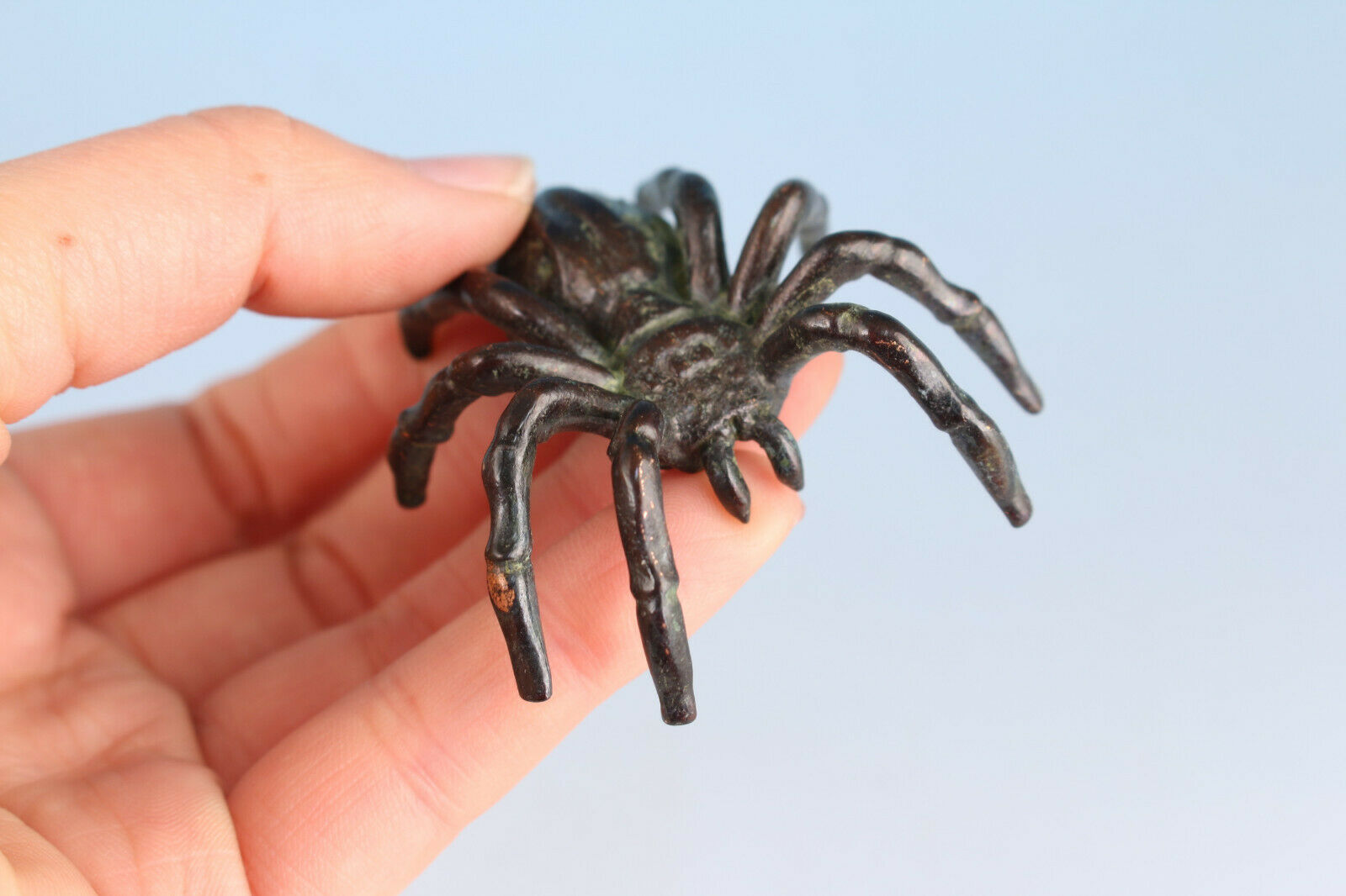 Chinese bronze hand cast spider statue collectable figure netsuke tea pet