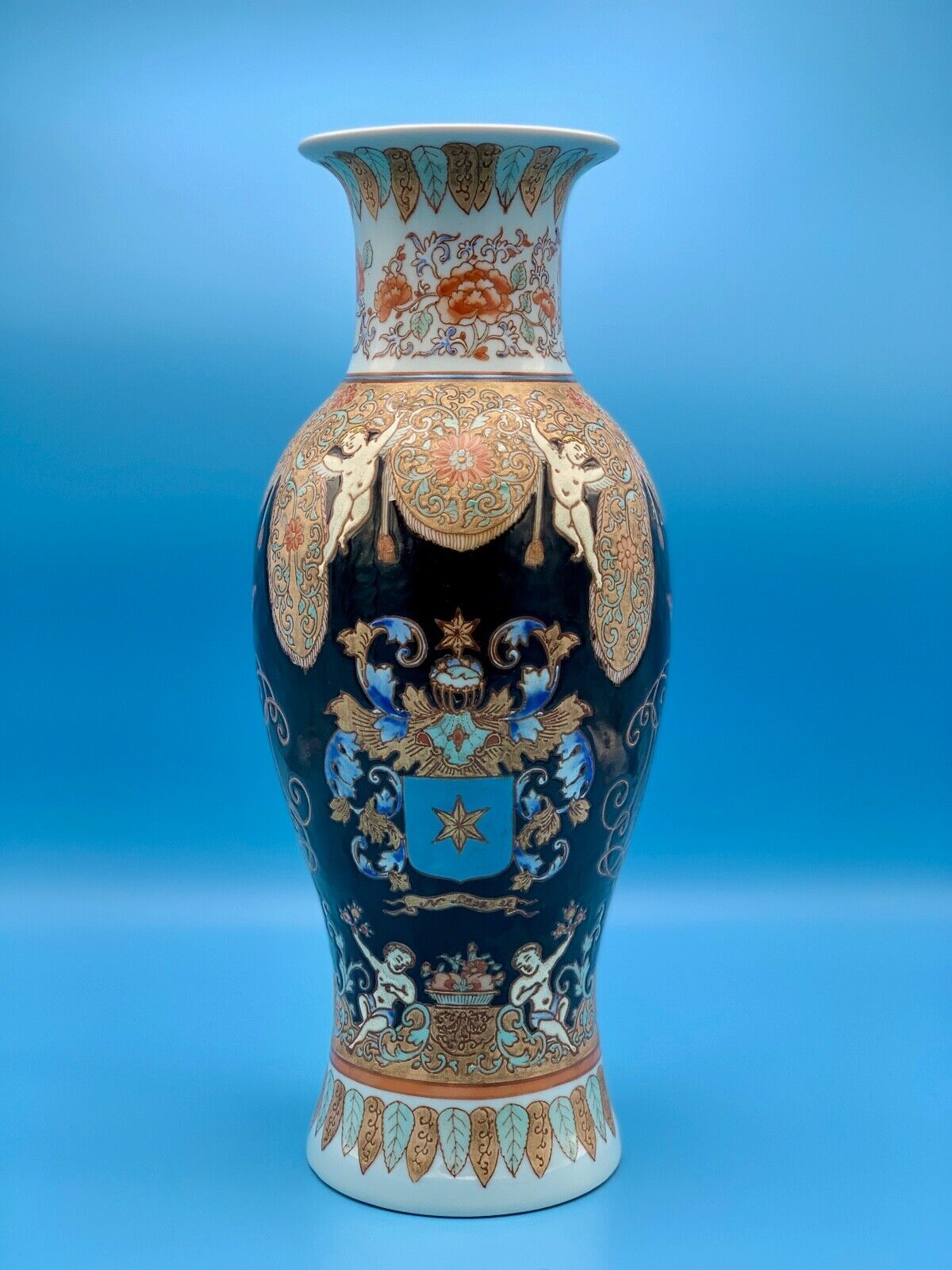 Monumental Antique Lanserak Chinese Export Dutch Market Armorial Porcelain Vase