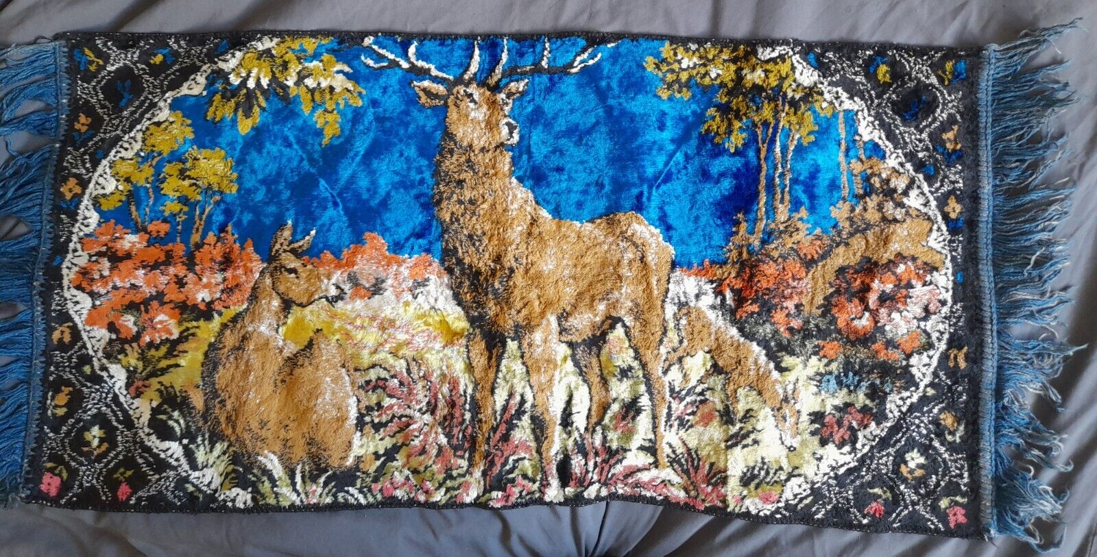Vintage  Wall Hanging Rug Tapestry Buck Stag & Doe Deer Blue Fringe