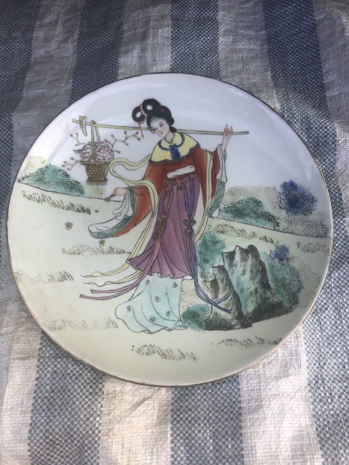 Oriental porcelain handpainted 8 inch dish plate