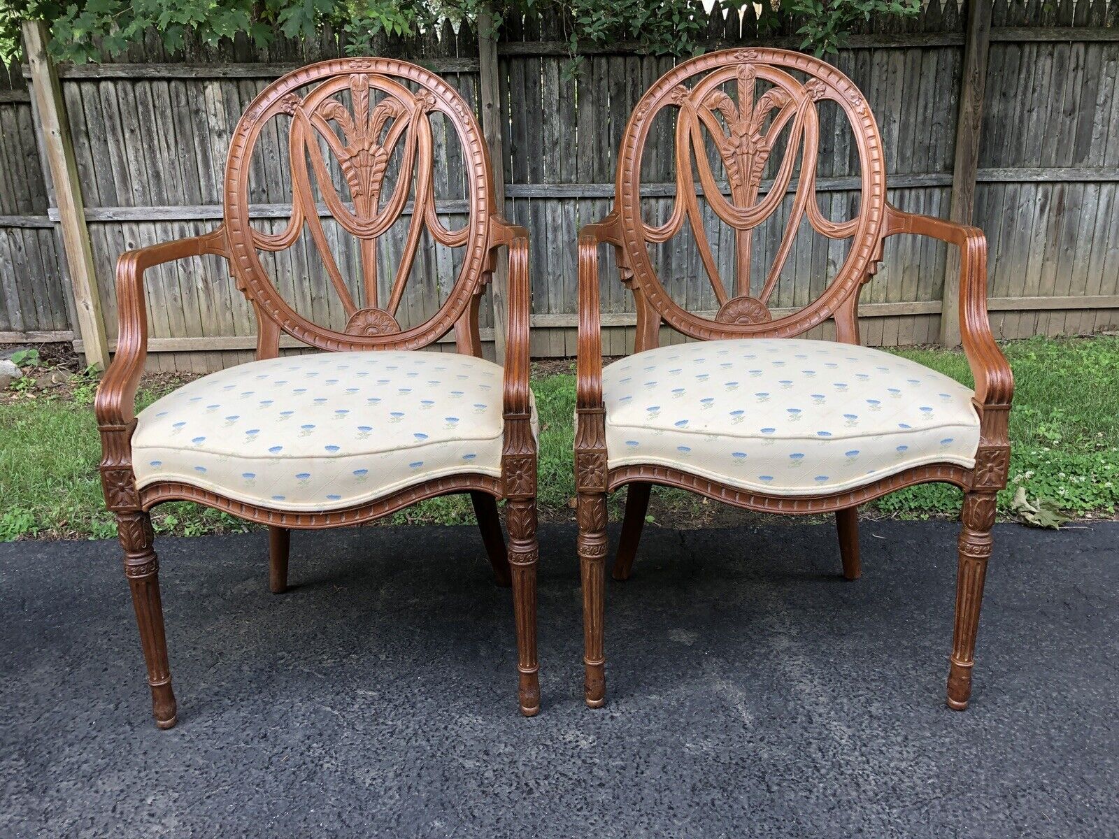 Maitland Smith 2 American Mahogany Hepplewhite Style Carved Oval Back Chairs