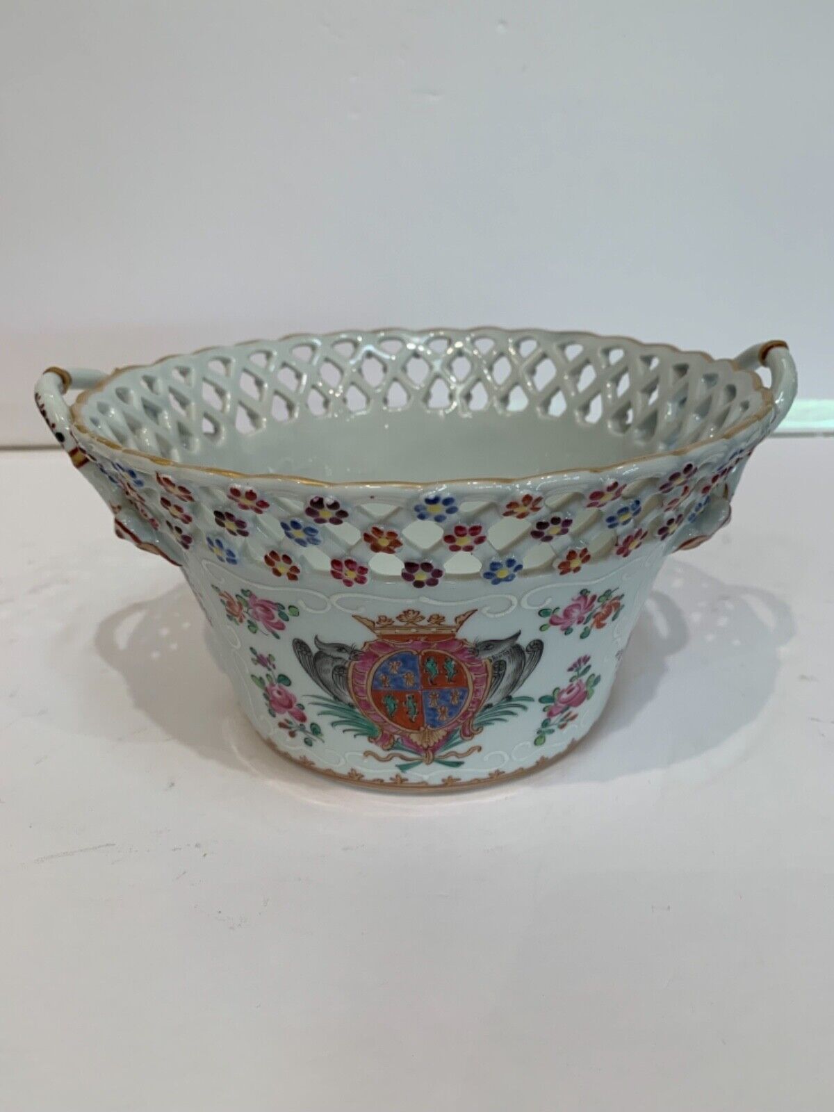 Samson Antique 19thC Chinese export porcelain armorial handled basket 4.5x11”
