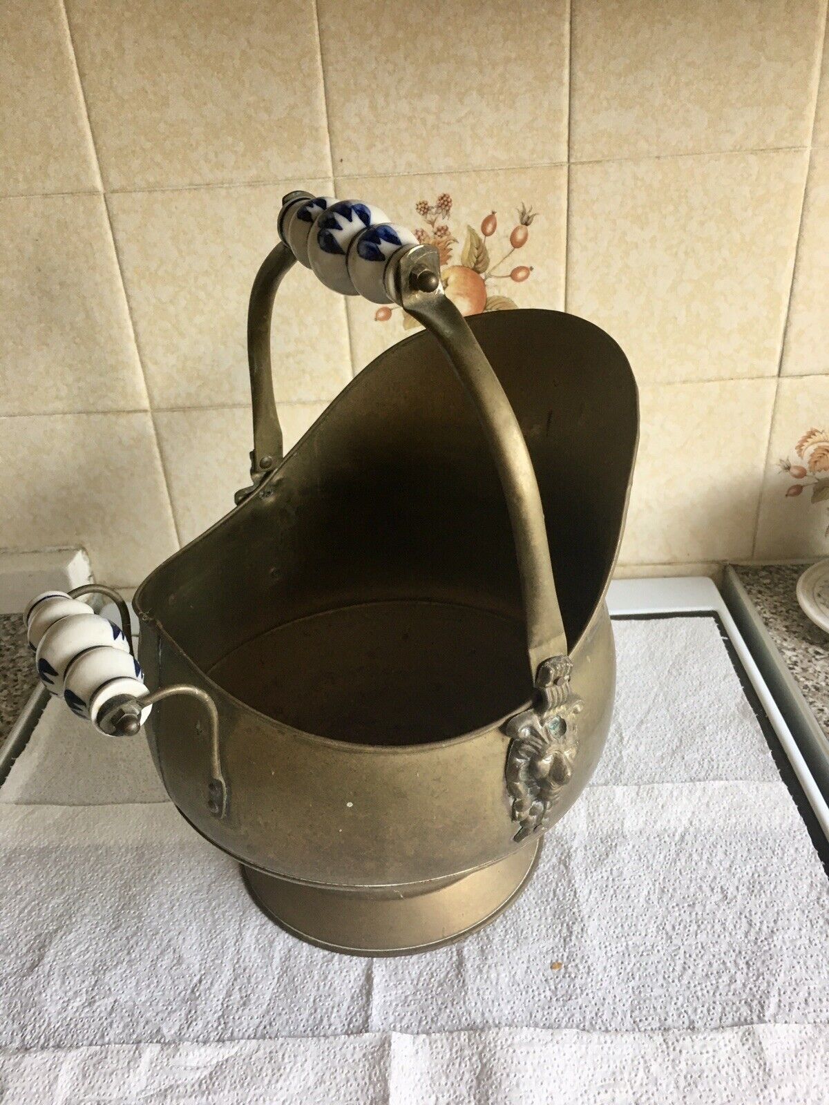 Antique Brass Helmet Shape Coal Scuttle Bucket With Lion Heads & 2 Delft Handles