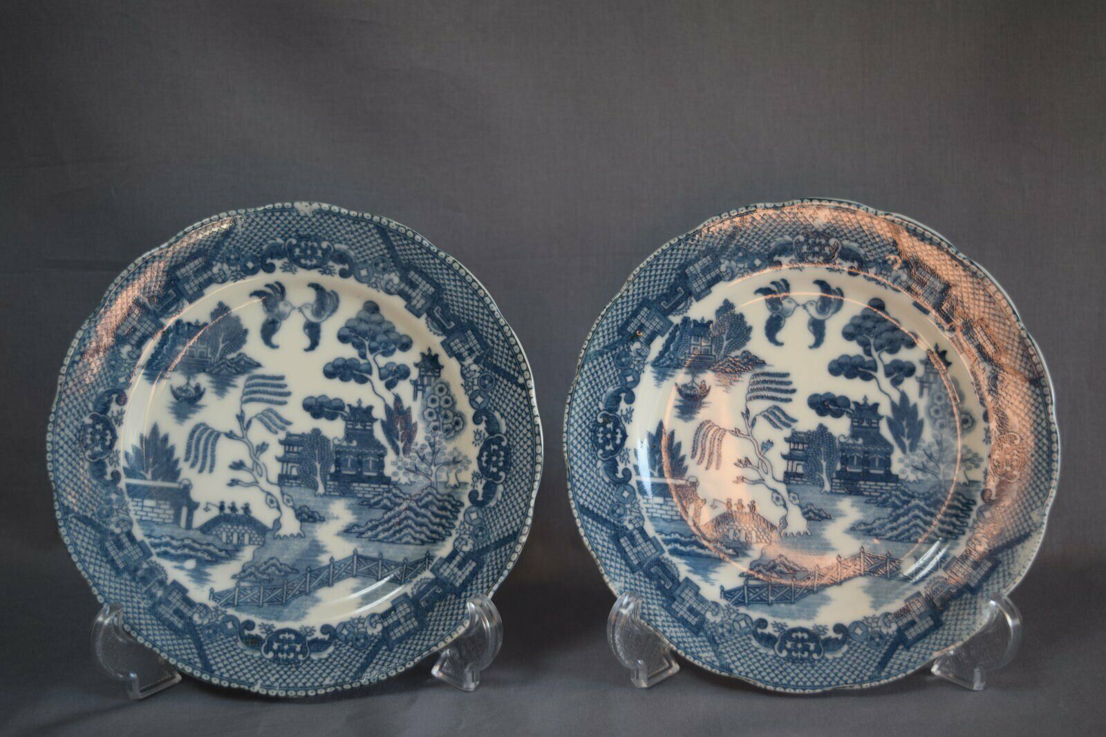 Pair of 19cm/7.5" Japanese MEIJI INBAN-TE Willow Pattern Ornamental Plates 314