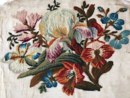 VINTAGE NEEDLEWORK EMBROIDERED FLORAL DESIGN TAPESTRY Flowers Cushion Stool