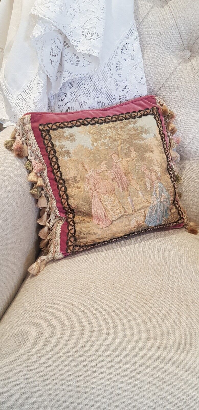 🕊️ Vintage Frenchstyle Needlework Hand Woven Cushion Tapestry