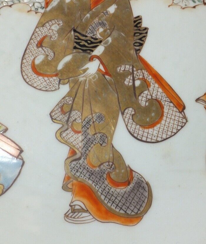 E4587: Real Japanese OLD IMARI colored porcelain BIG plate with KIMONO beauty