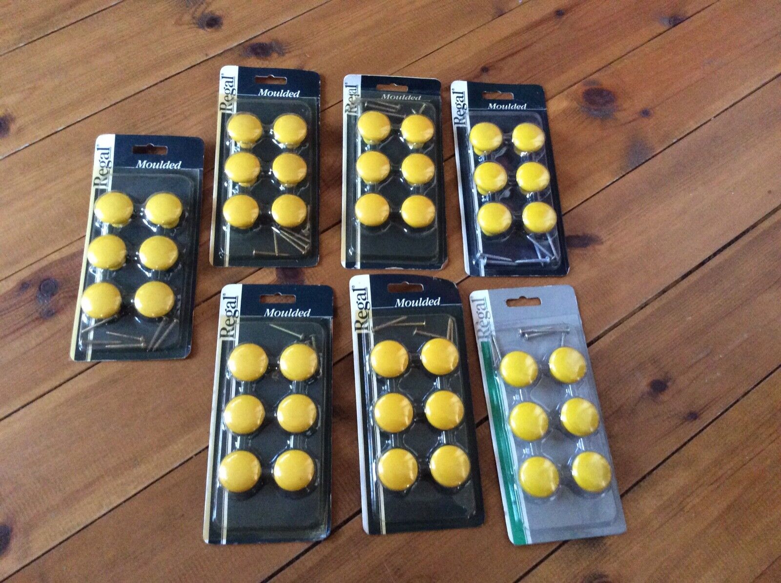1980s 7 Packs Of Retro Yellow Plastic Cupboard Knobs New - 42 Knobs In Total