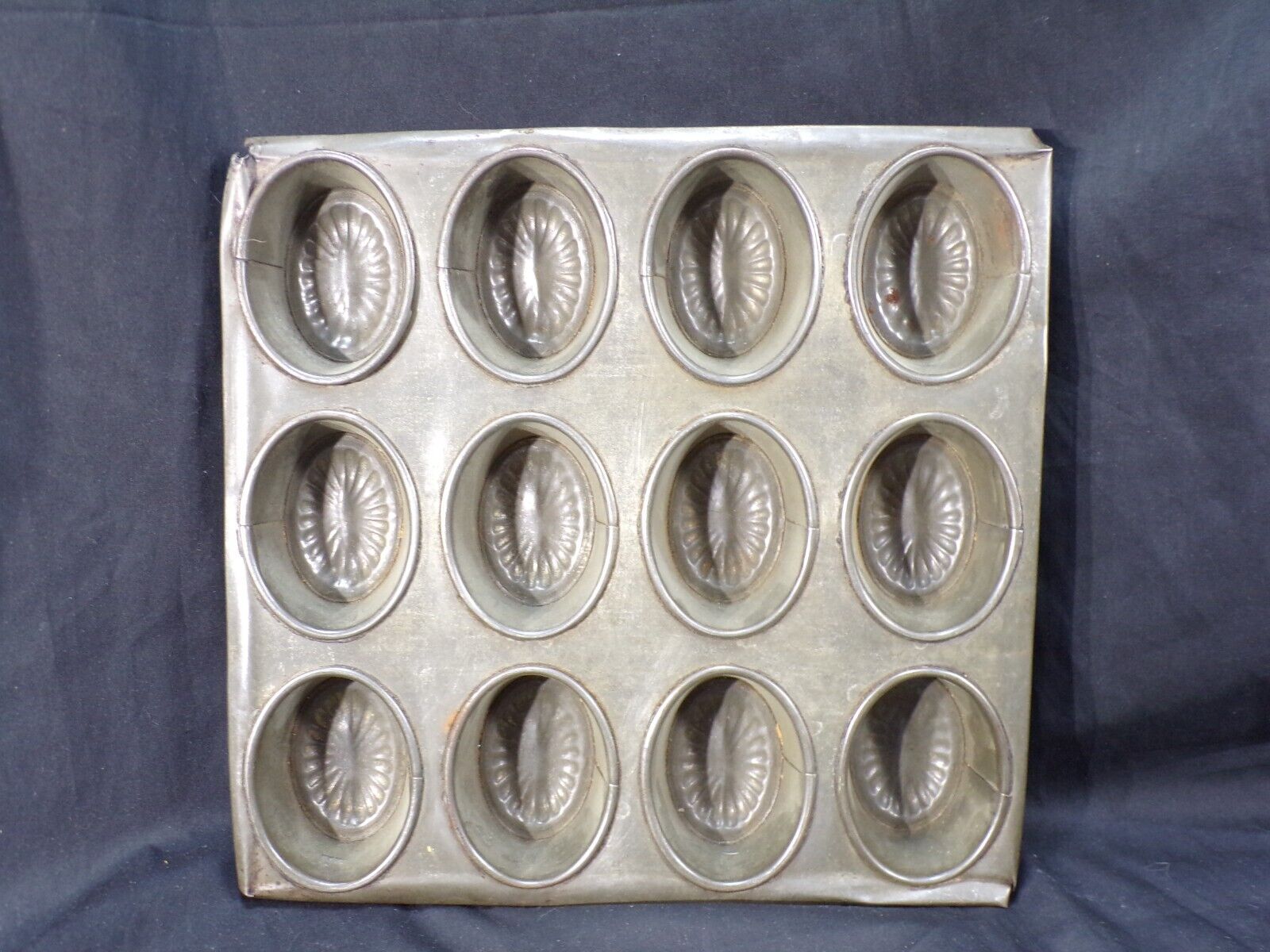Antique Vintage Tart Cake Mold Tin Made in England Twelve 2.75"x2"x1"  Ovals