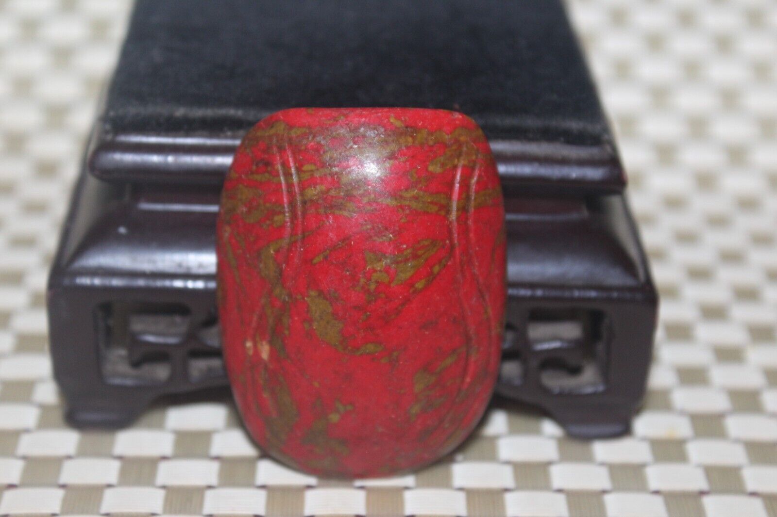 Antique Valuations: Chinese Jade Red Mountain Culture Turquoise Carved Amulet