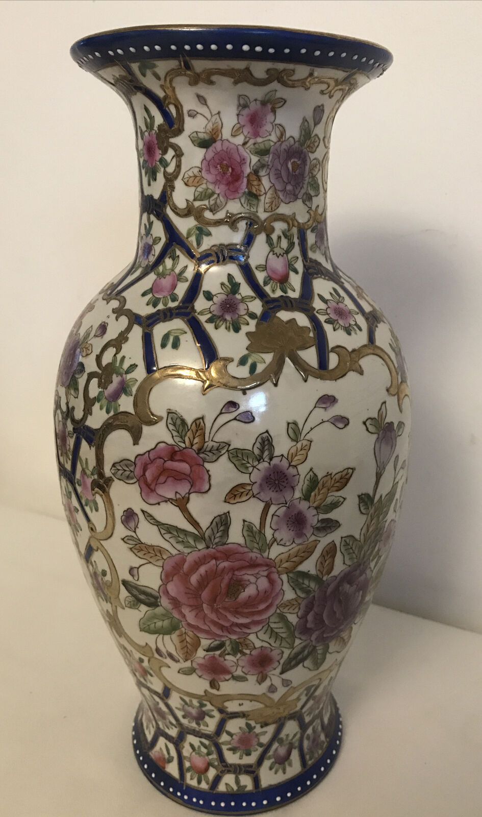 Antique Valuations: Vintage Qianlong Reign Mark Porcelain Vase Gilt / Enamel Decoration 20th Century