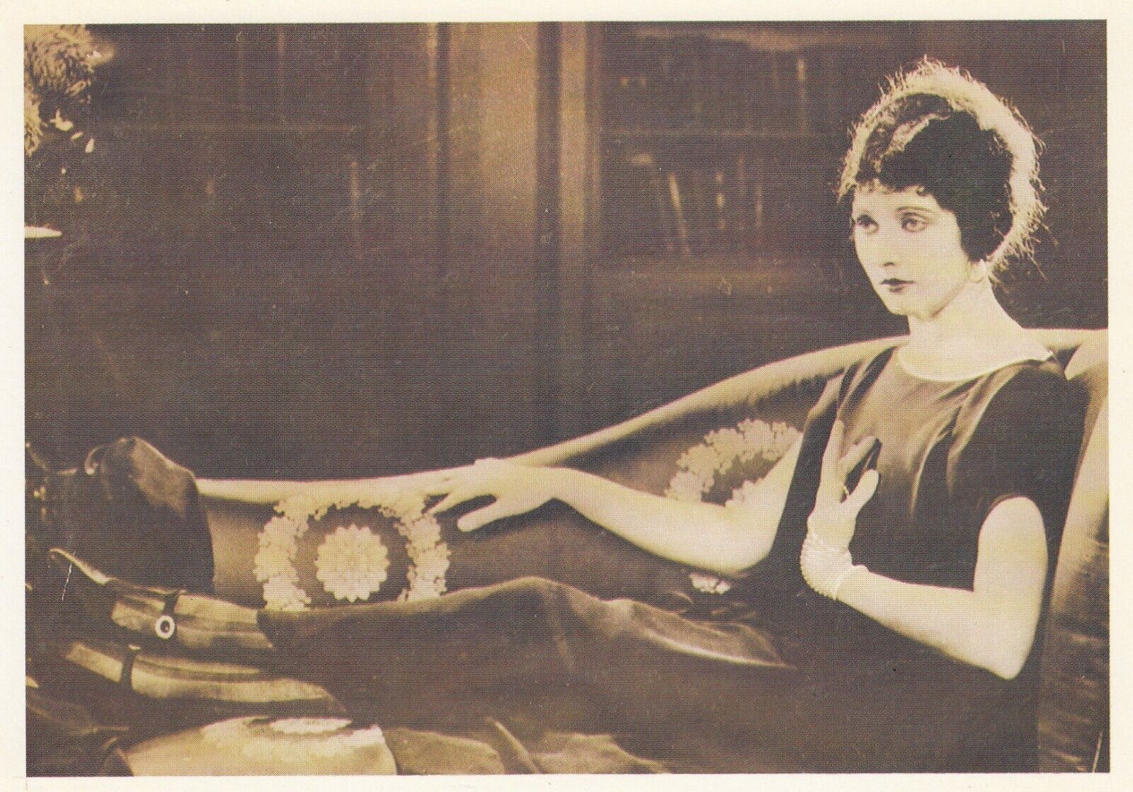 House Clearance - GOLDEN AGE FILM STAR POSTCARDS BETTY BLYTHE